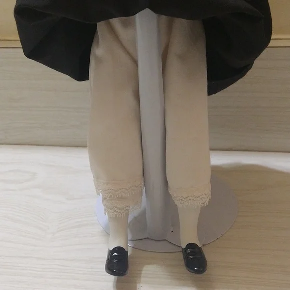 Vintage Franklin Heirloom Doll - Picture 3 of 4